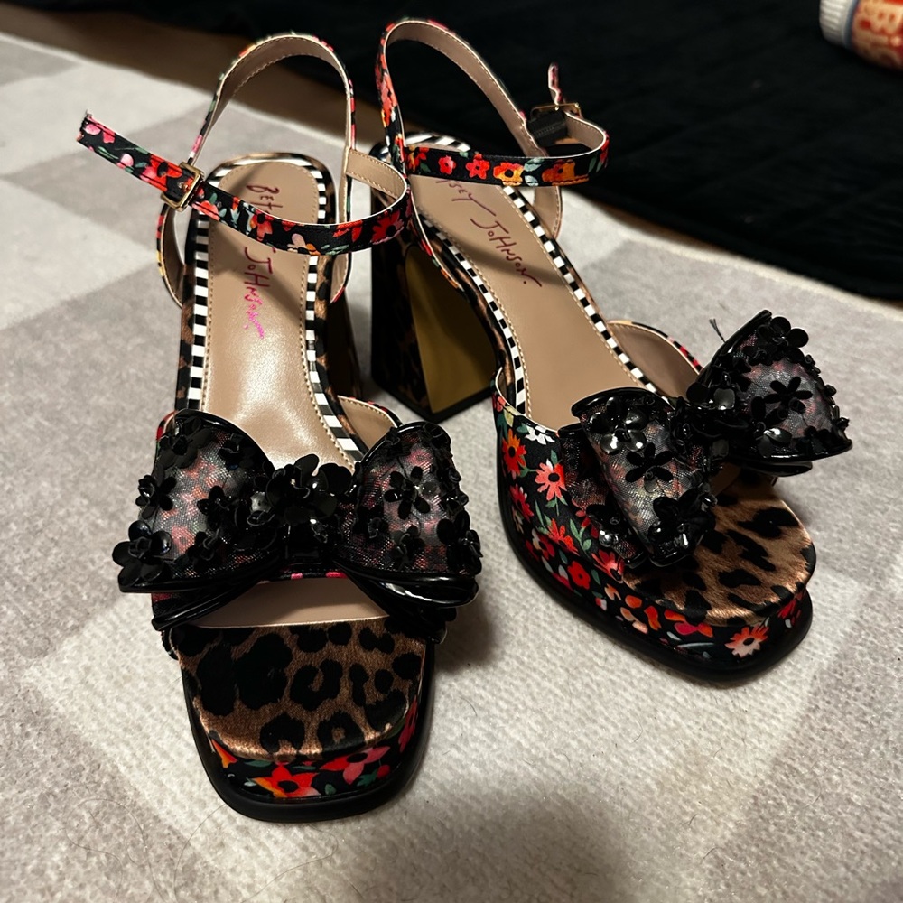 Betsey Johnson Lilie Heels - Picture 8 of 8